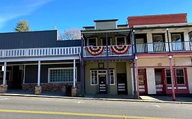 Historic Washington St Balcony